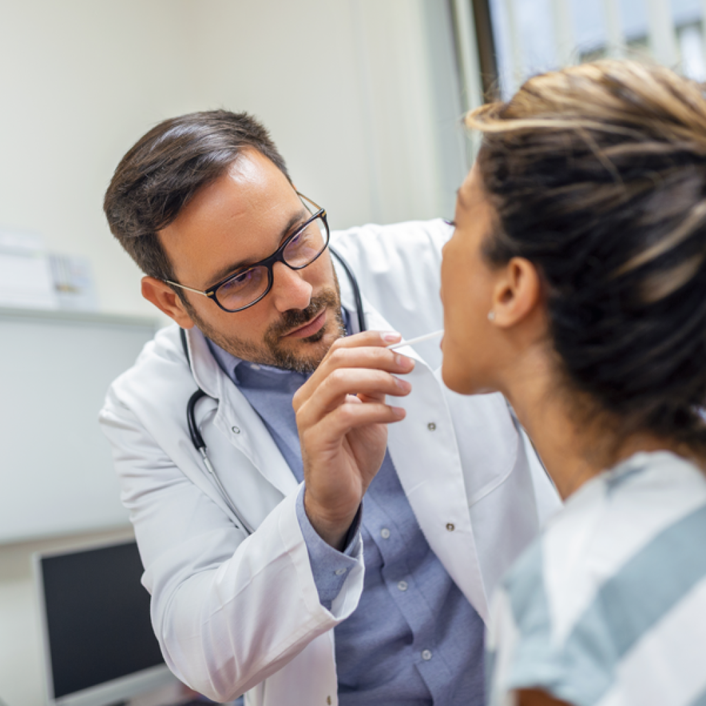 Sorvete causa dor de garganta: quando dor de garganta precisa de avaliação médica.